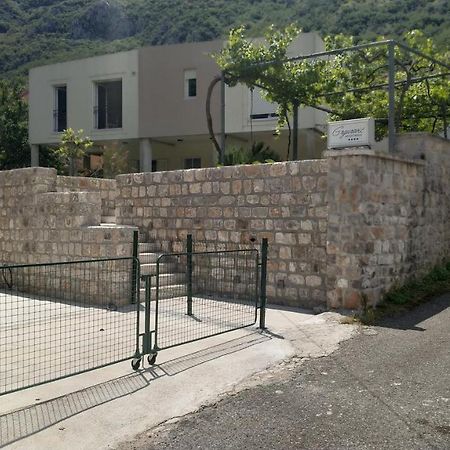 Apartments Grgurevic Kotor Bagian luar foto