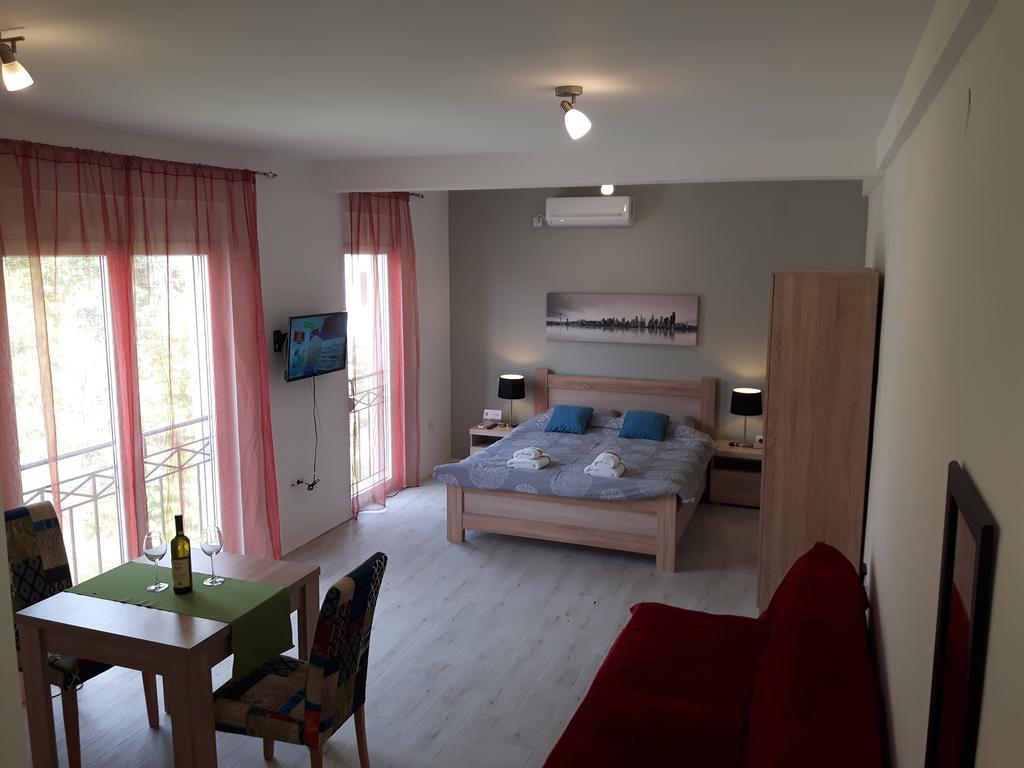 Apartments Grgurevic Kotor Bagian luar foto
