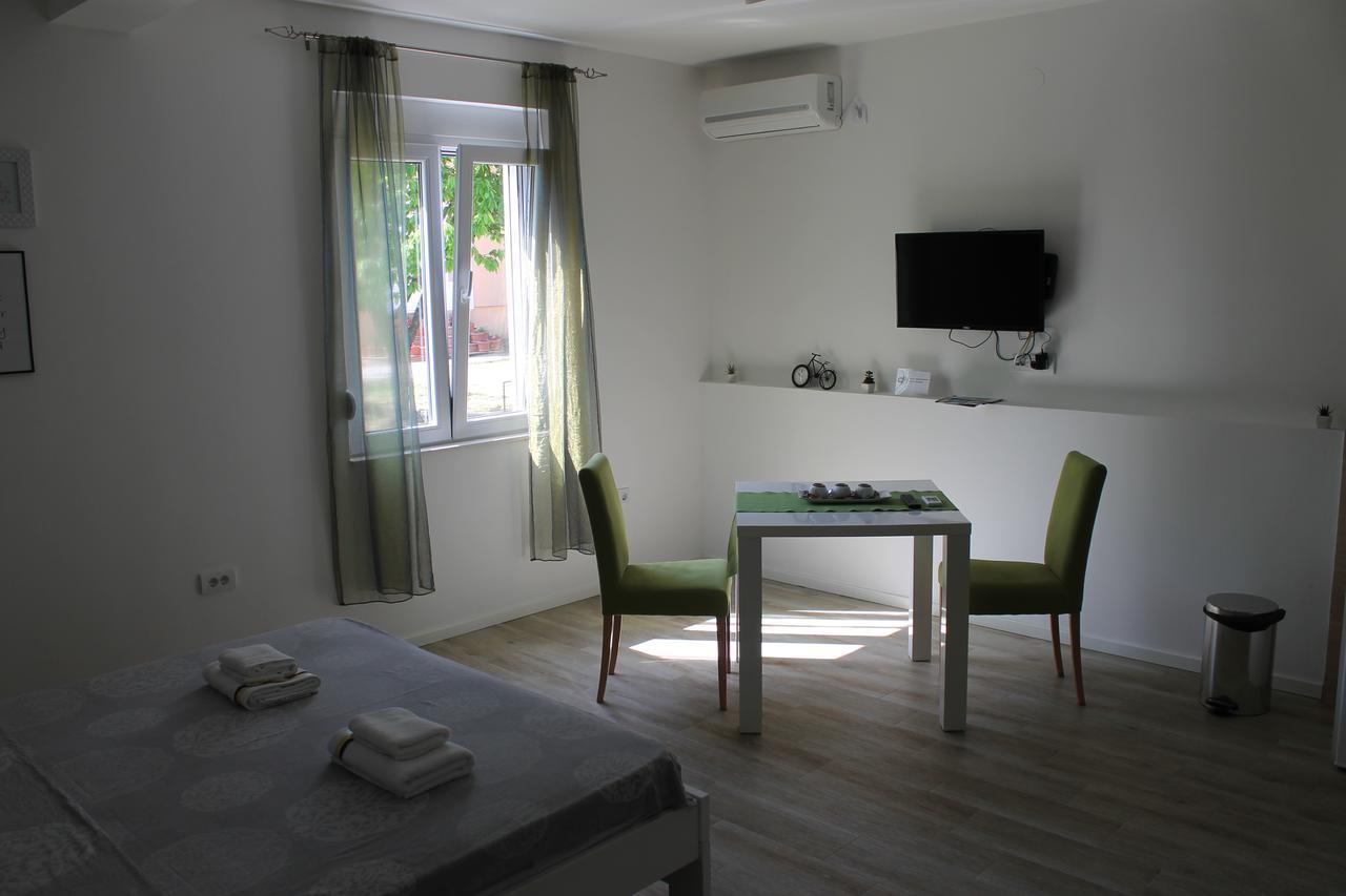 Apartments Grgurevic Kotor Bagian luar foto