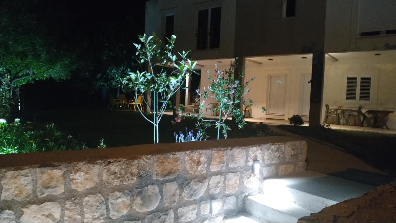 Apartments Grgurevic Kotor Bagian luar foto