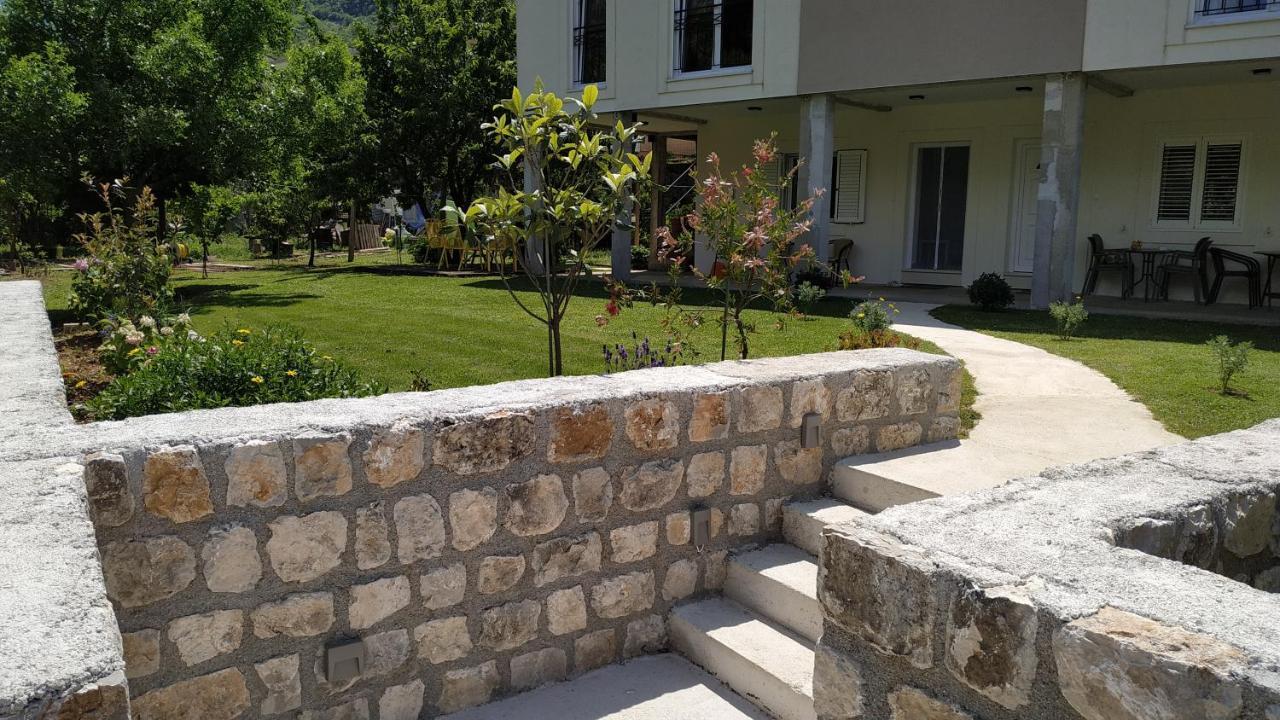 Apartments Grgurevic Kotor Bagian luar foto